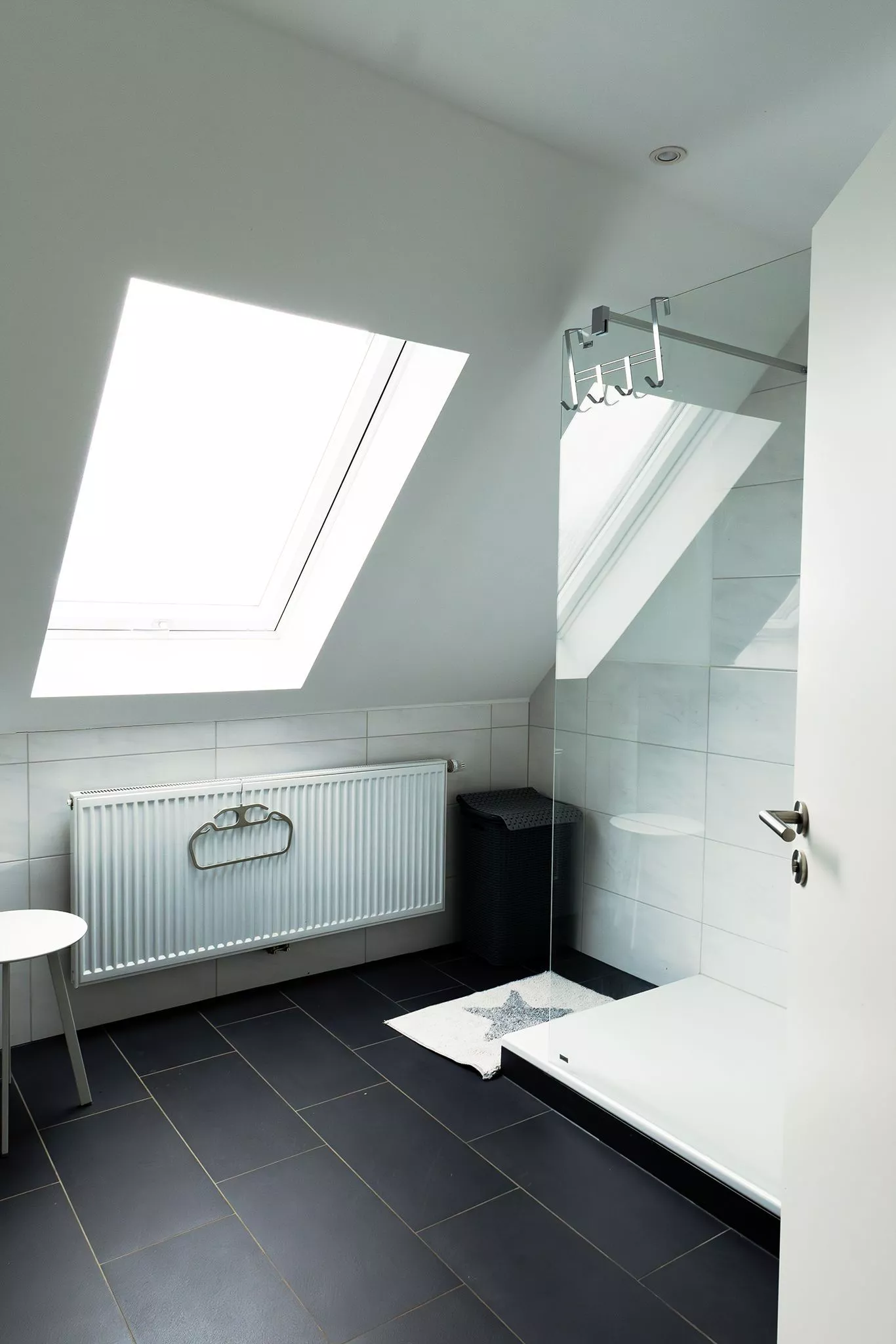 Bad mit Dusche Bad mit Dusche