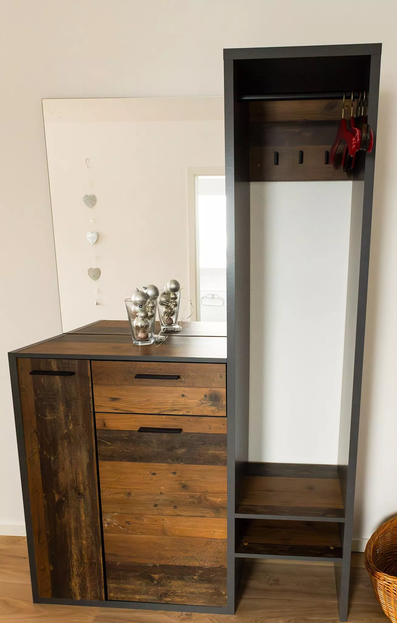 Garderobe im Gang Garderobe im Gang